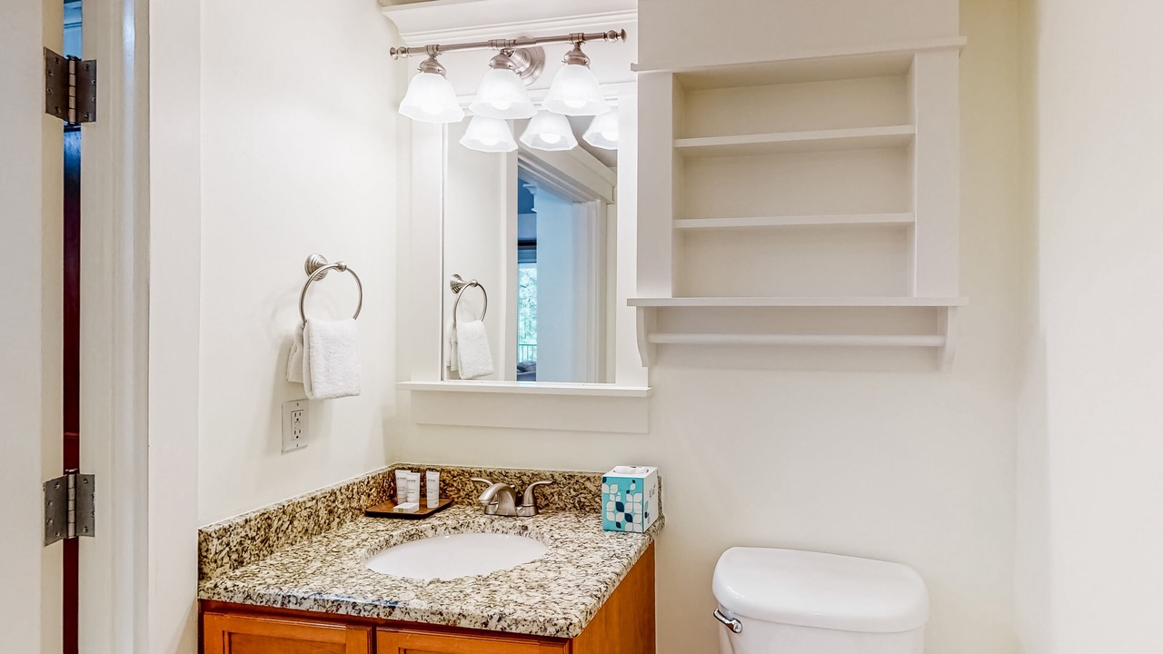 Photo of Bathroom in Baytowne Wharf