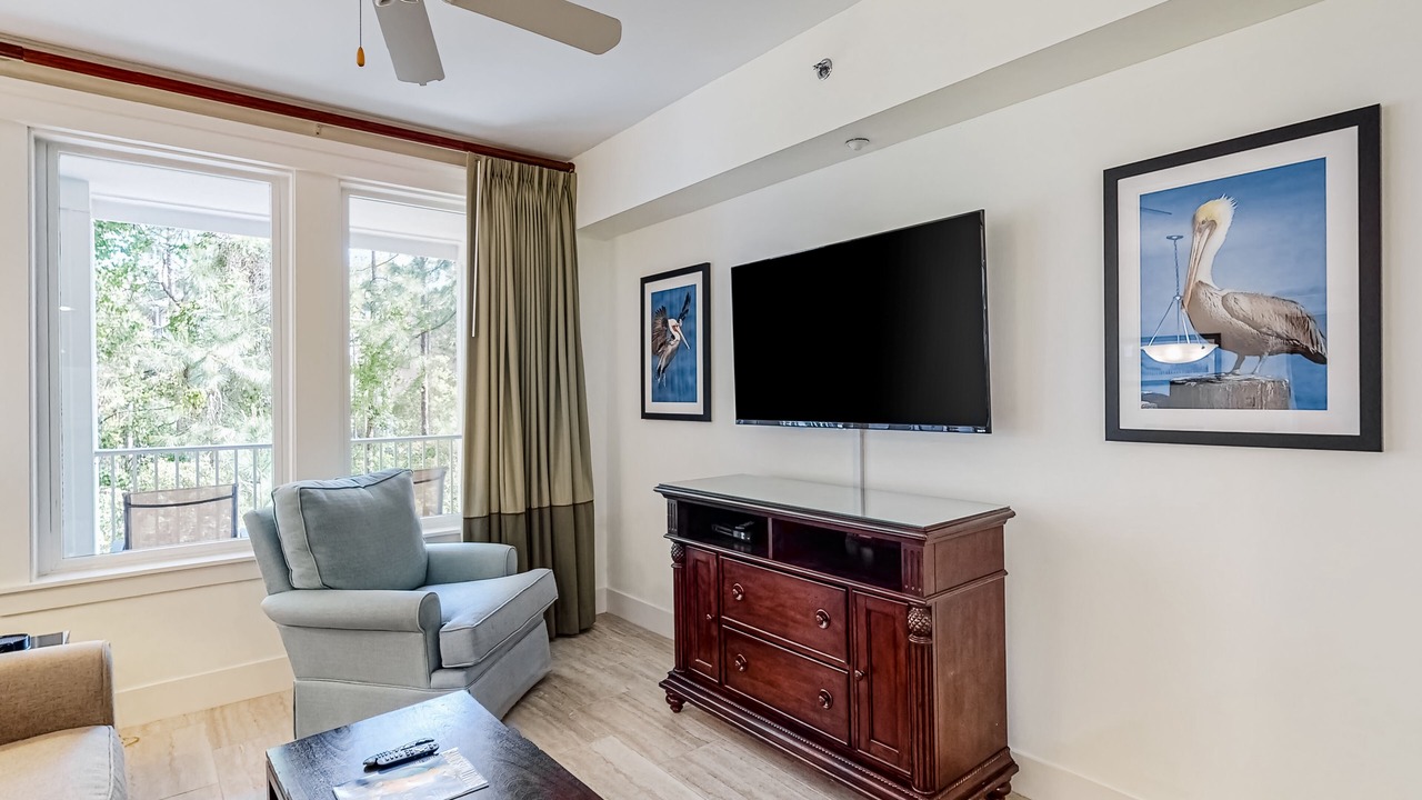 Photo of Livingroom in Baytowne Wharf