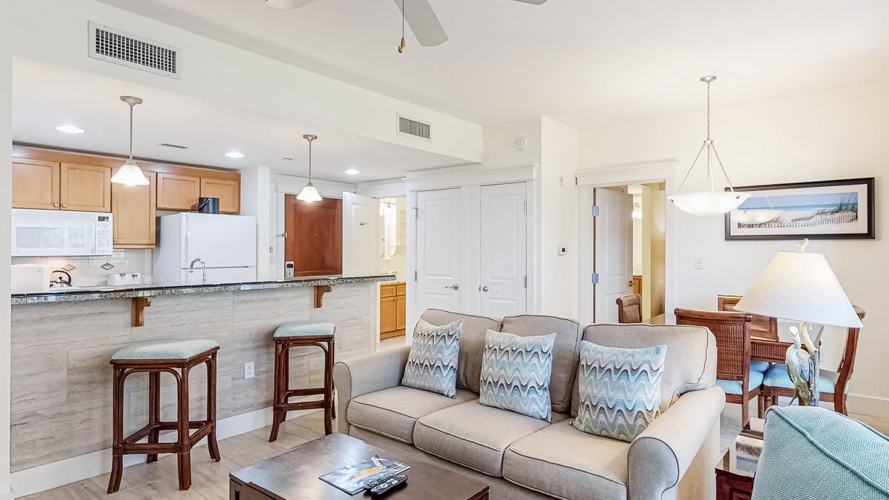 Photo of Livingroom in Baytowne Wharf