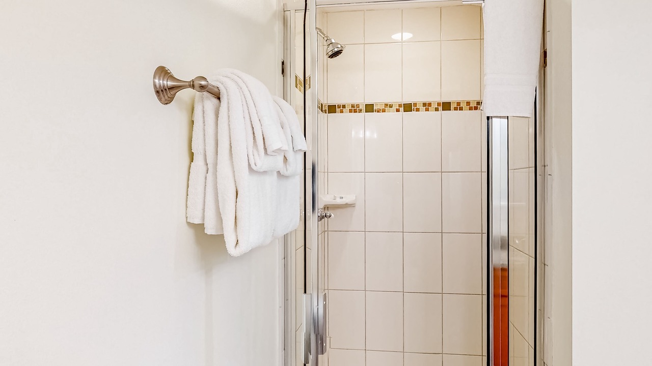 Photo of Bathroom in Baytowne Wharf