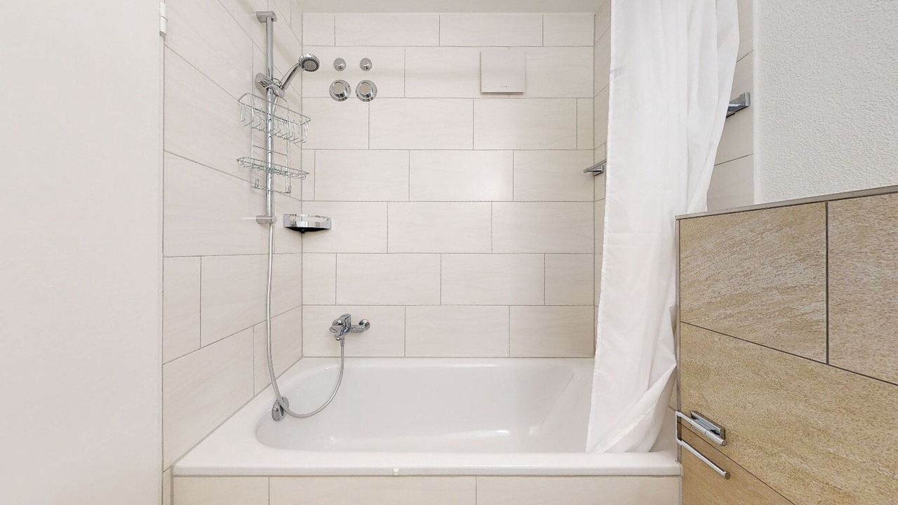 Photo of Bathroom in Iselin