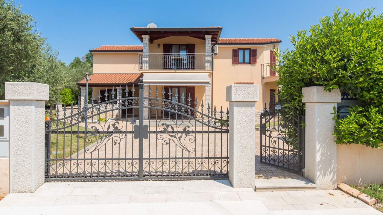 Photo of Outdoor in Cervar
