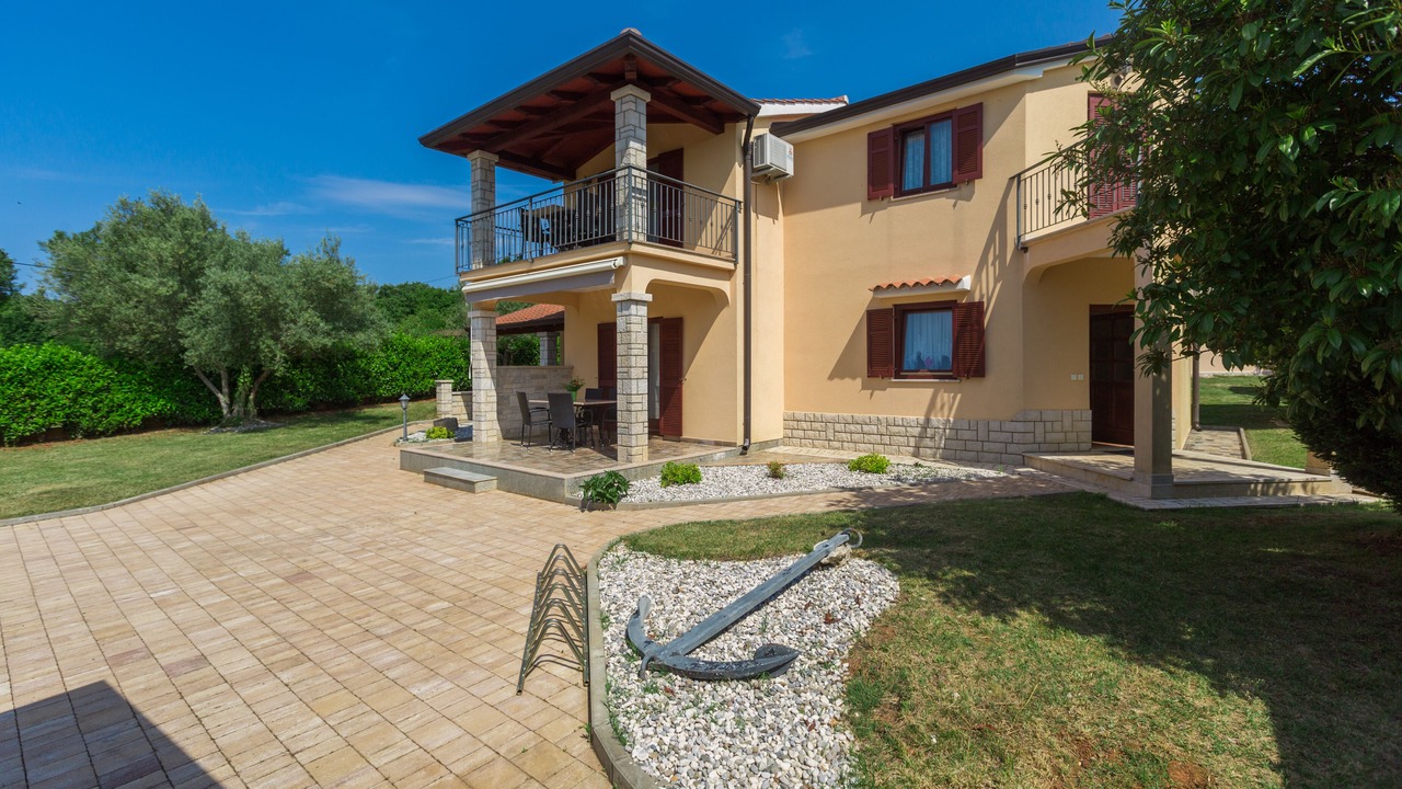 Photo of Outdoor in Cervar