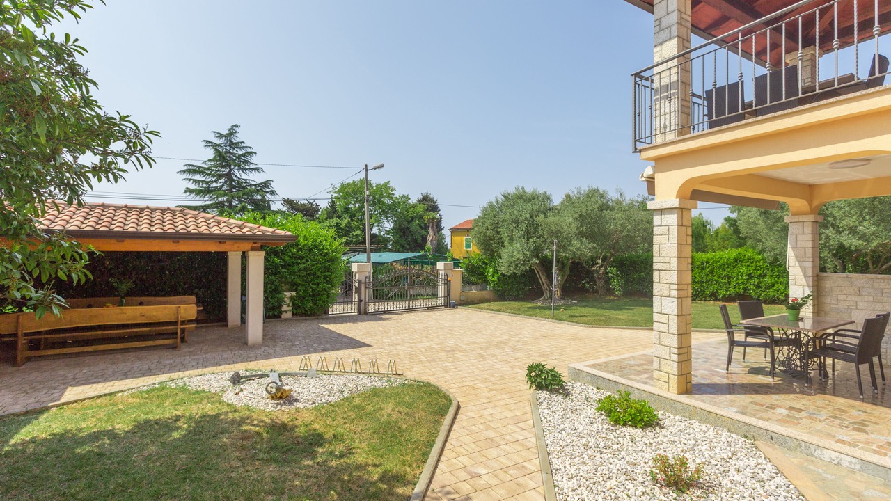 Photo of Outdoor in Cervar