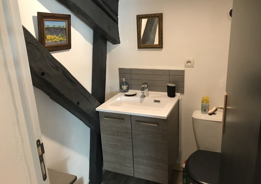 Photo of Bathroom in Lanouee