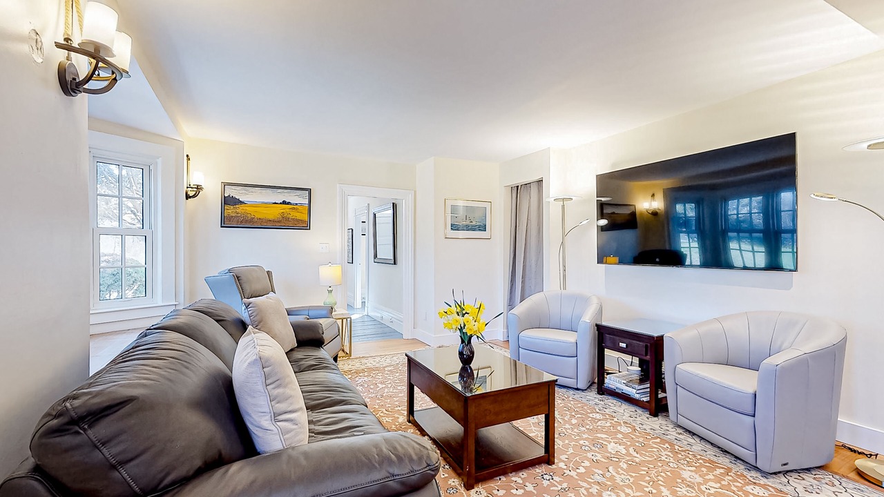 Photo of Livingroom in East Chop