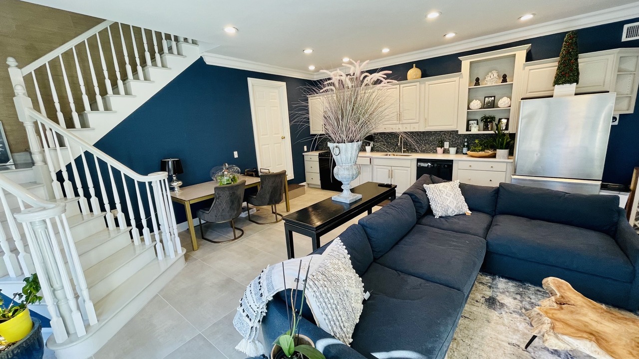 Photo of Livingroom in North Bellport