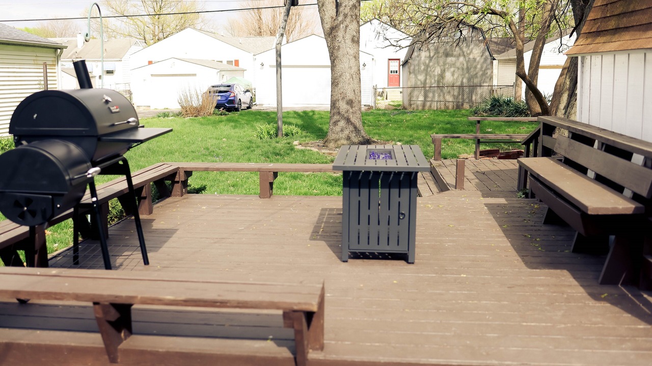 Photo of Outdoor in Speedway