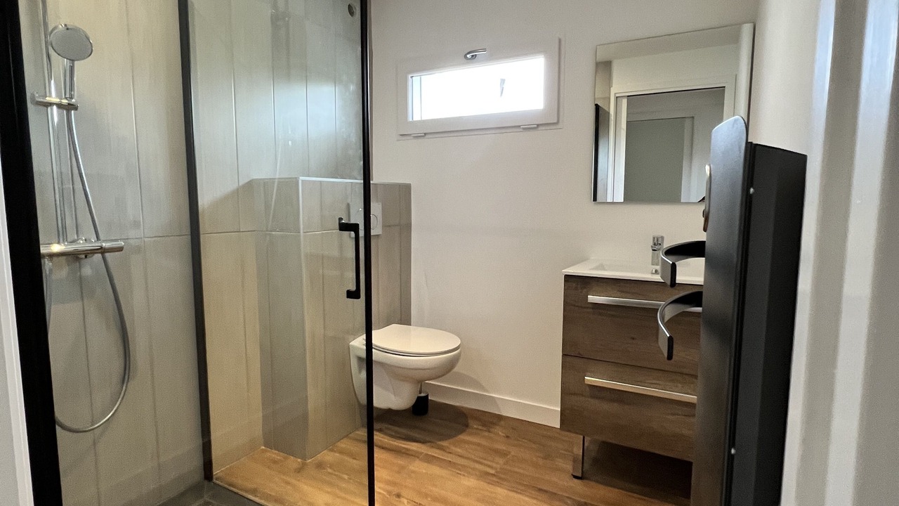Photo of Bathroom in Saint-Guenole