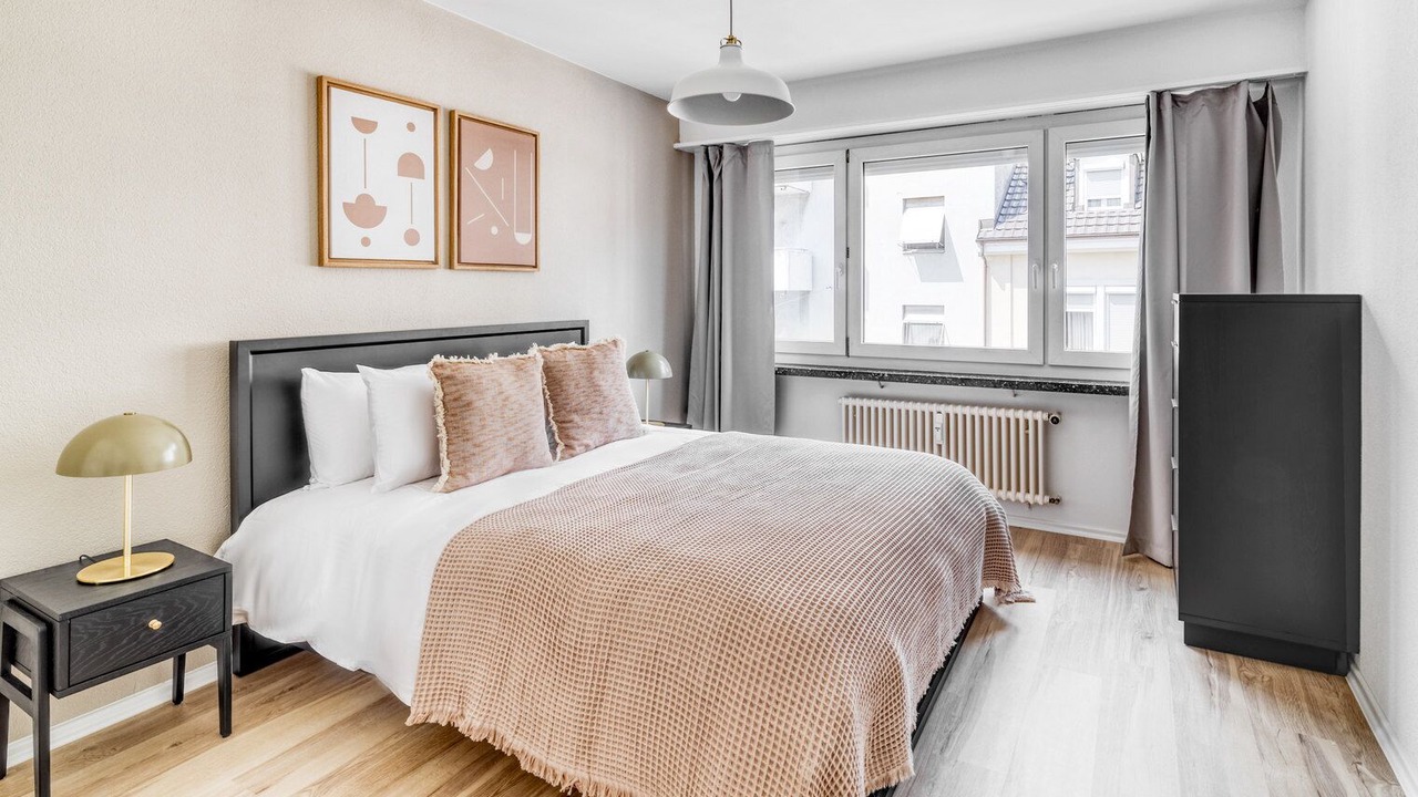Photo of Bedroom in Iselin