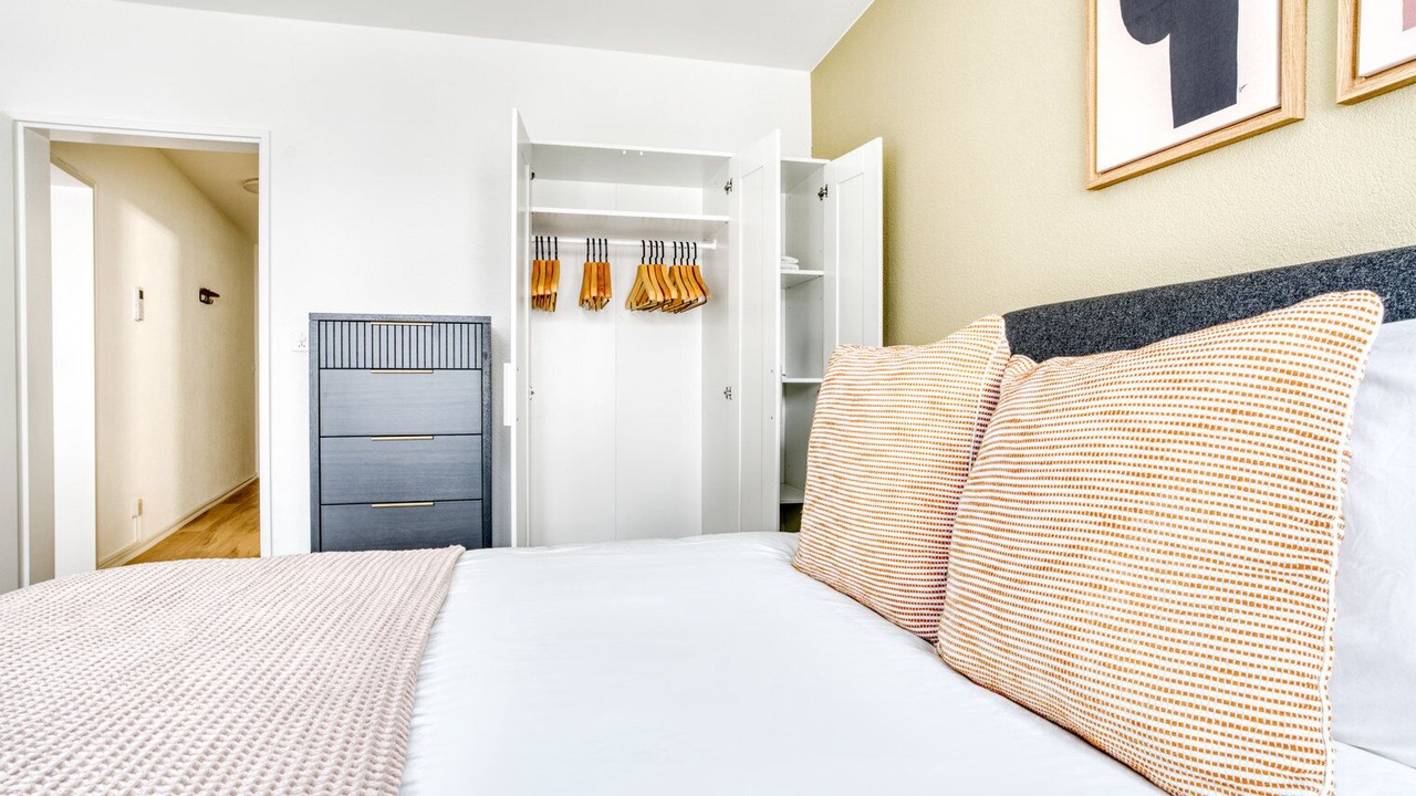 Photo of Bedroom in Iselin