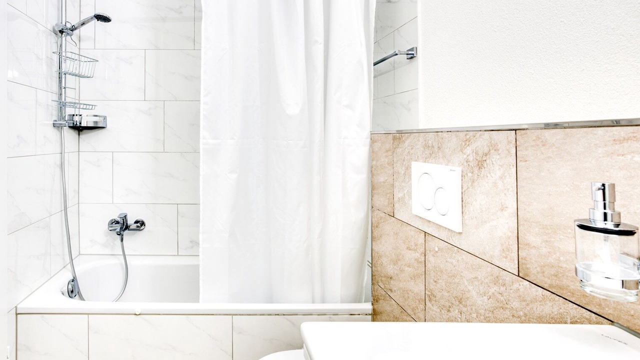 Photo of Bathroom in Iselin