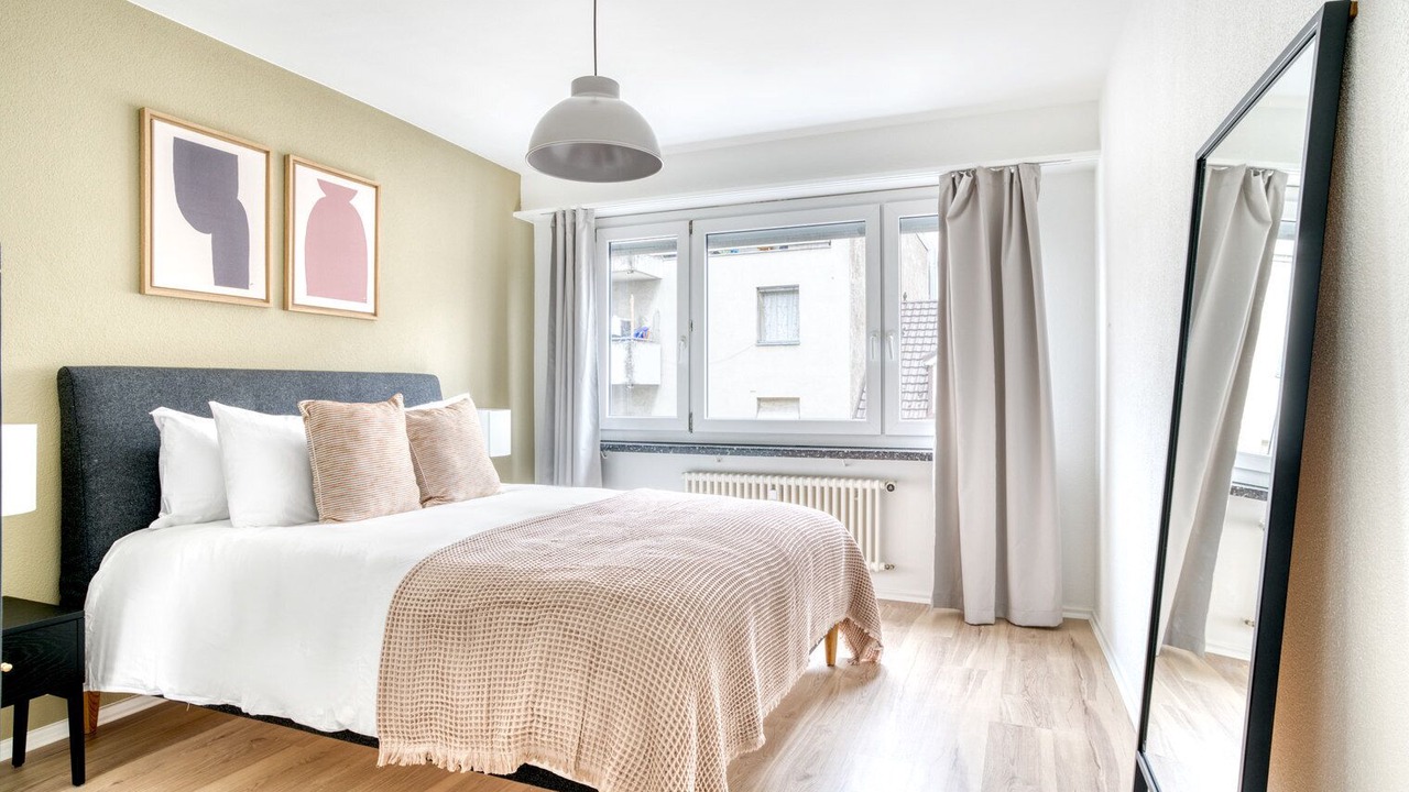 Photo of Bedroom in Iselin