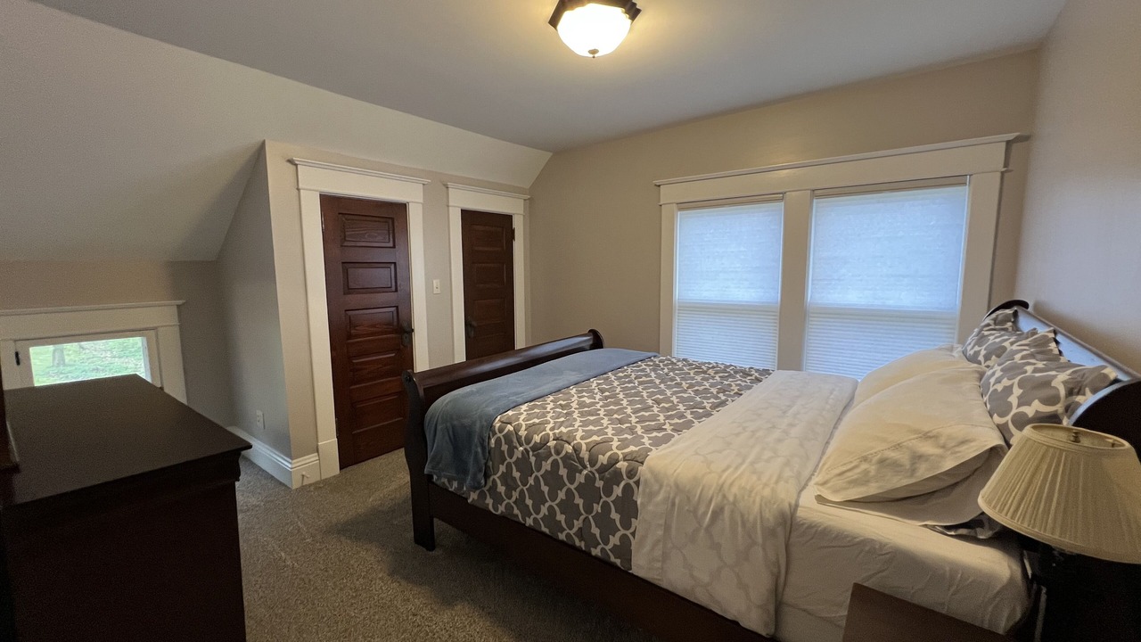 Photo of Bedroom in Roseland