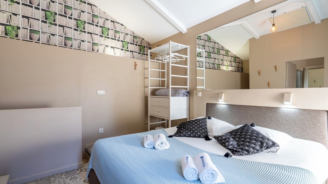 Photo of Bedroom in Lordelo do Ouro e Massarelos
