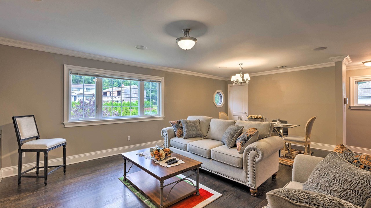 Photo of Bedroom in Glen Cove