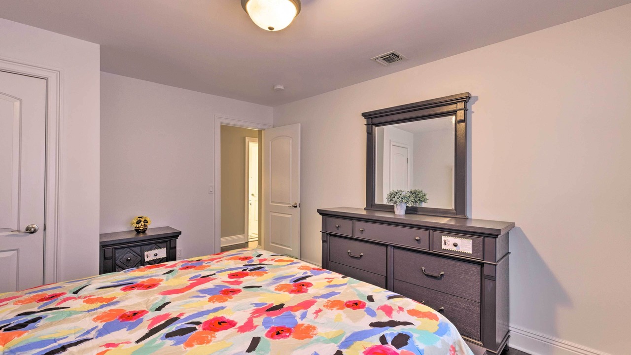 Photo of Bedroom in Glen Cove
