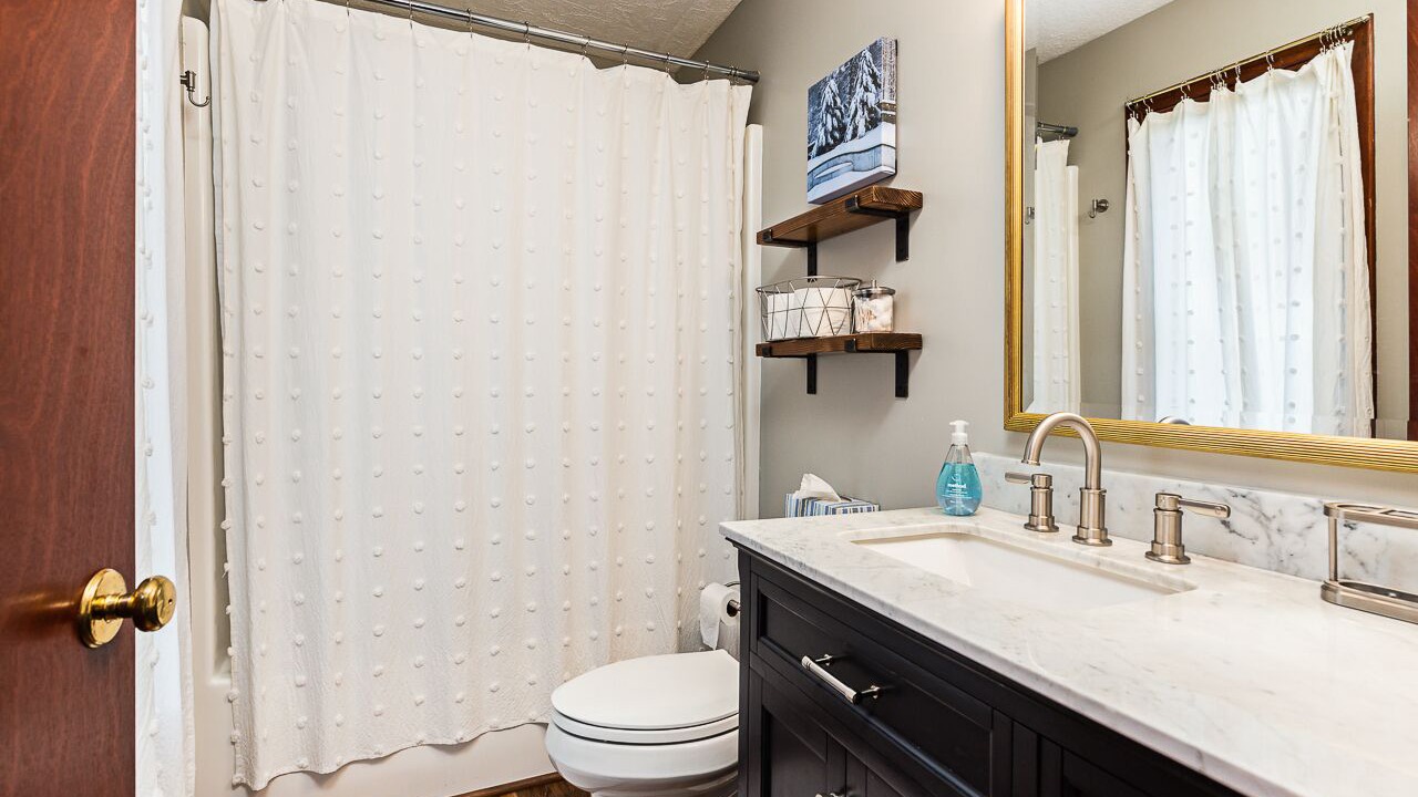 Photo of Bathroom in Pedlars Edge