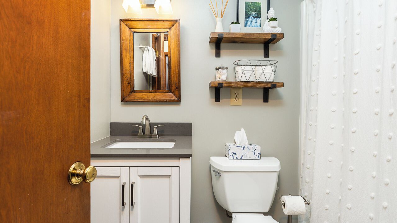 Photo of Bathroom in Pedlars Edge