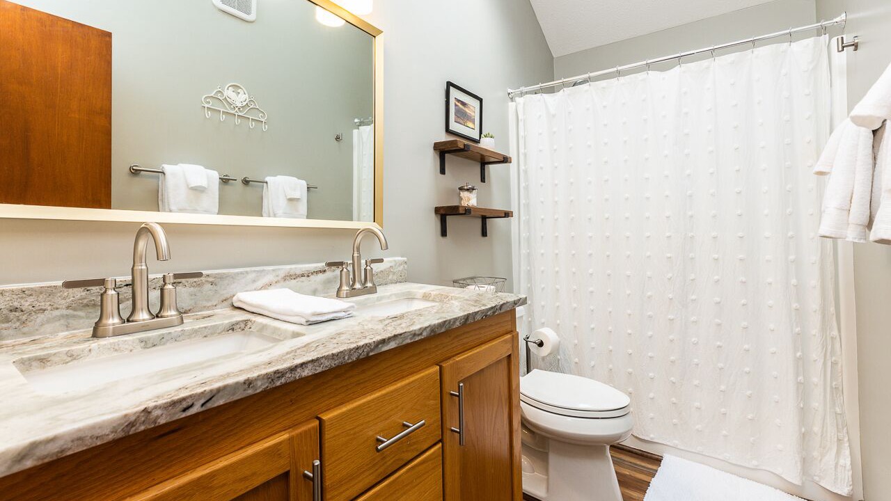 Photo of Bathroom in Pedlars Edge