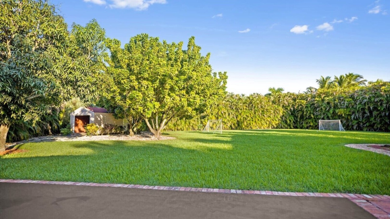 Photo of Outdoor in Pinecrest