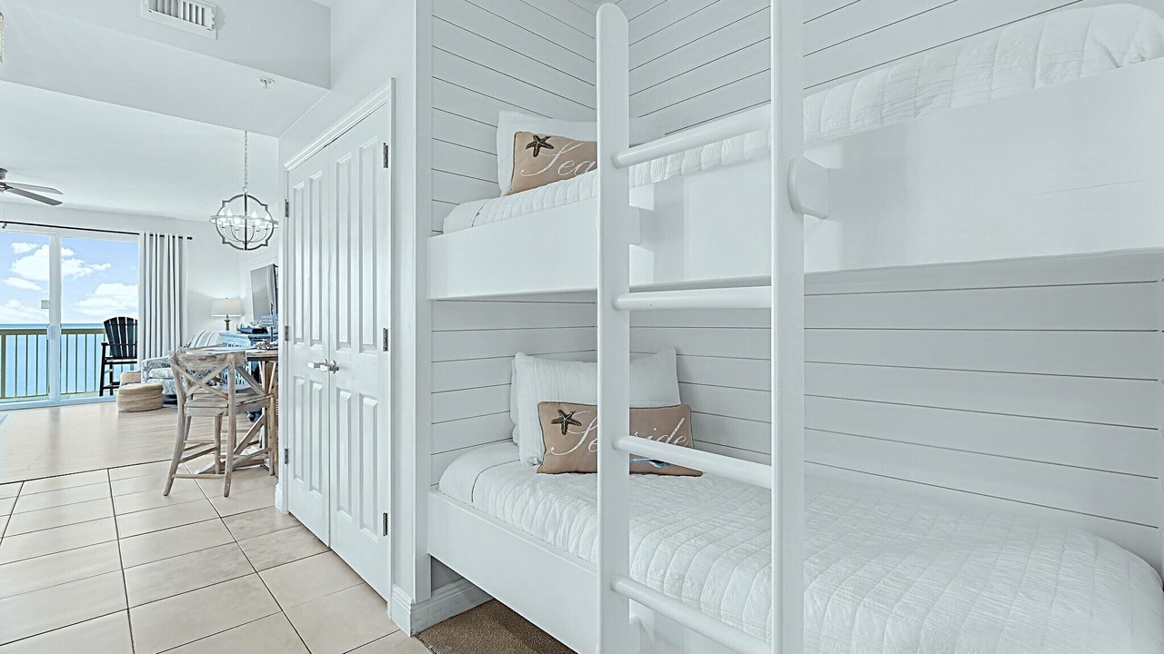 Photo of Bedroom in Miramar Beach