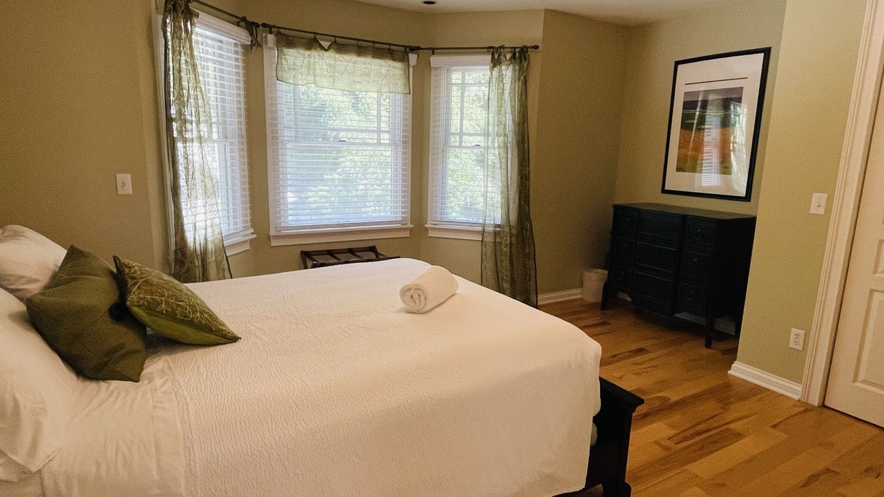 Photo of Bedroom in Three Oaks