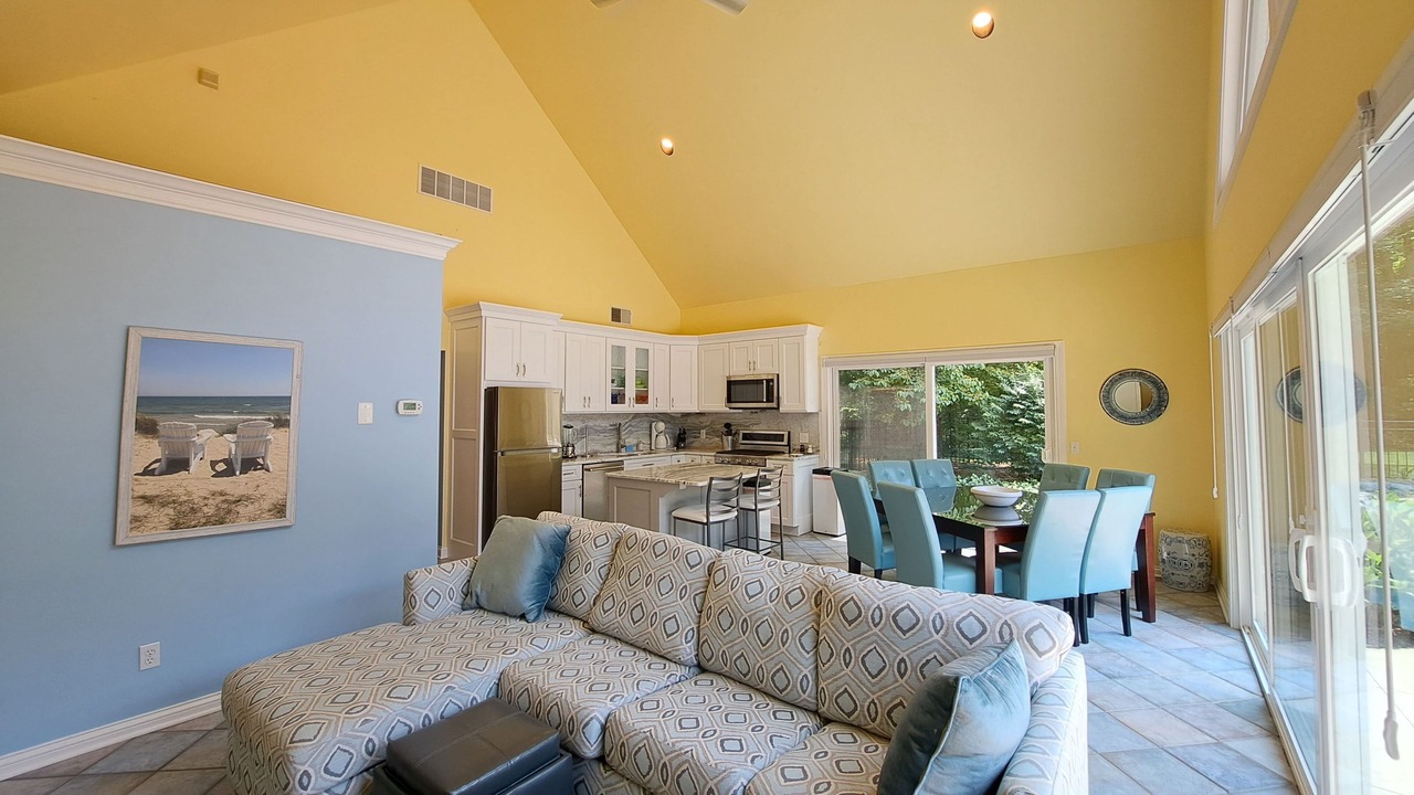 Photo of Livingroom in Three Oaks