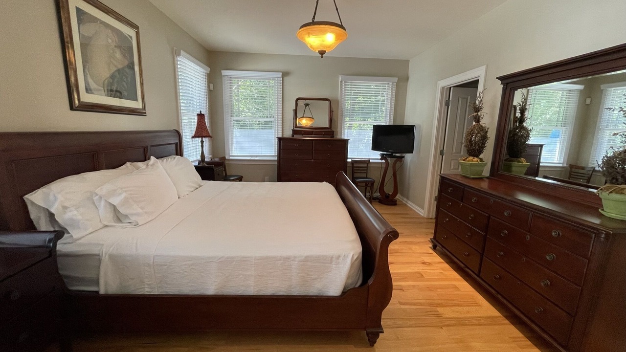 Photo of Bedroom in Three Oaks