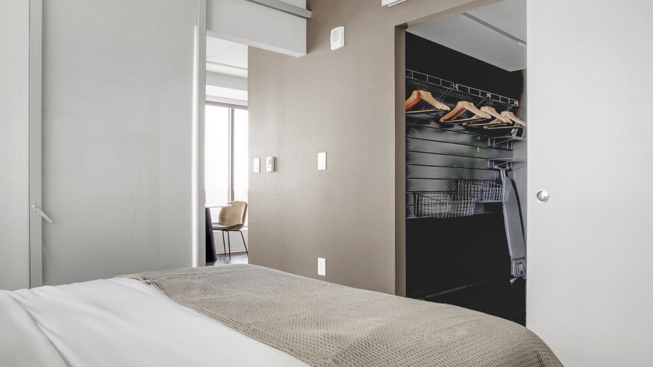 Photo of Bedroom in Theatre District
