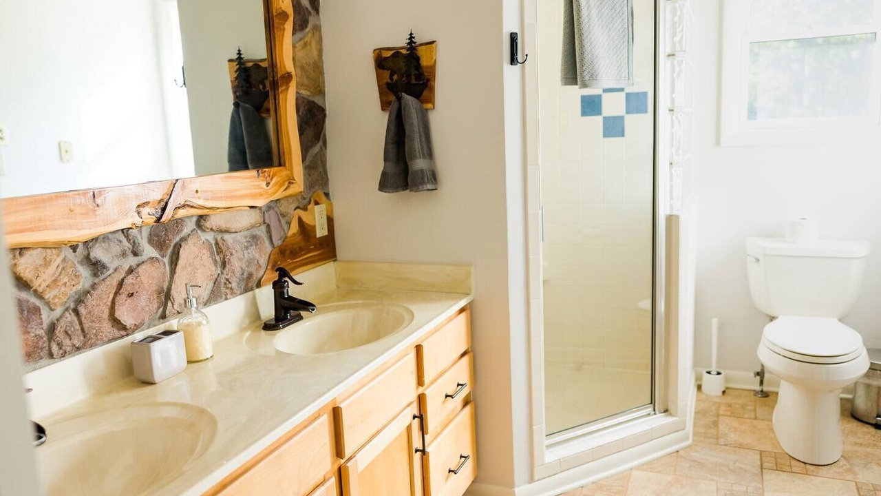 Photo of Bathroom in Massanutten