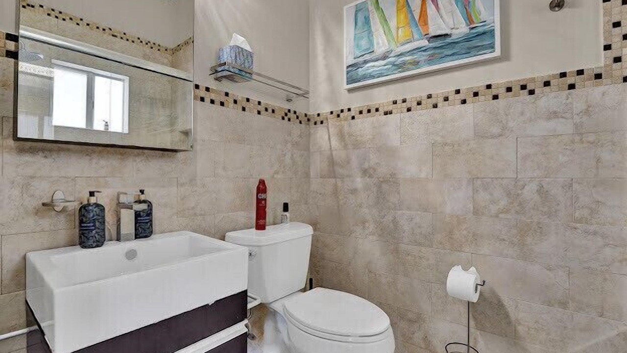 Photo of Bathroom in Green Meadow