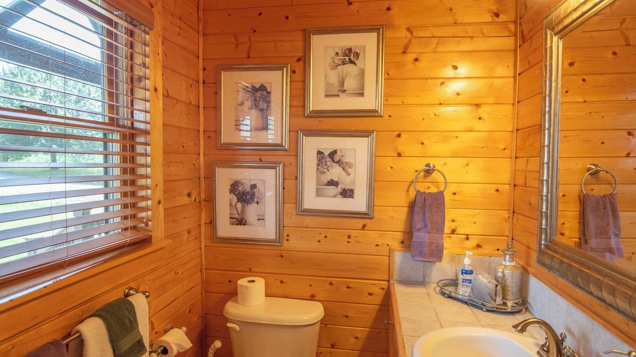 Photo of Bathroom in Piney Creek