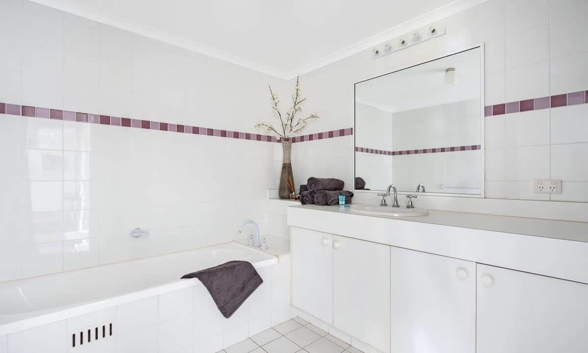 Photo of Bathroom in Mollymook Beach