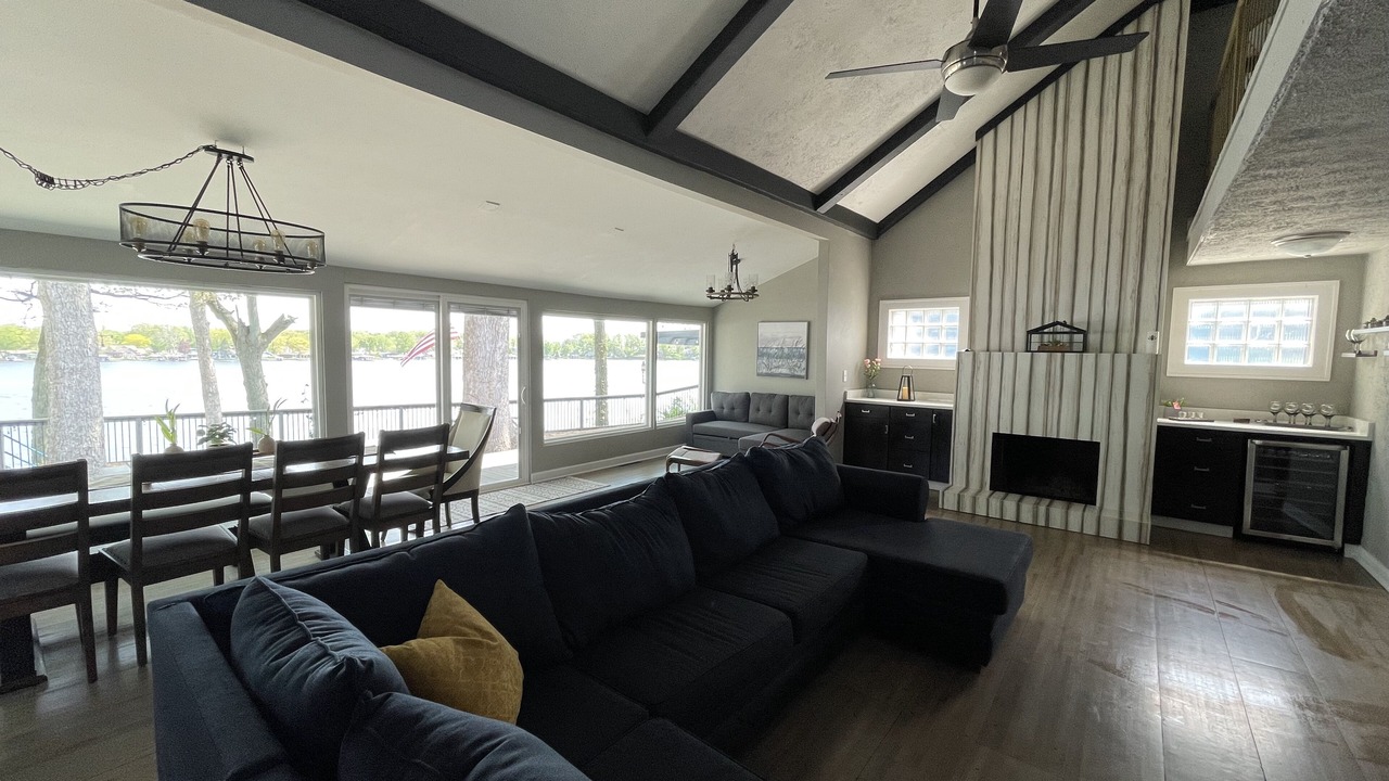 Photo of Livingroom in Monticello