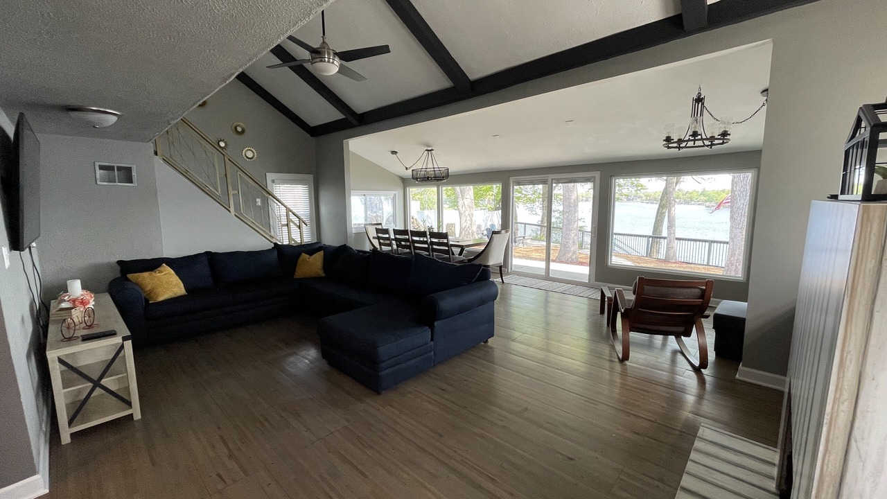 Photo of Livingroom in Monticello
