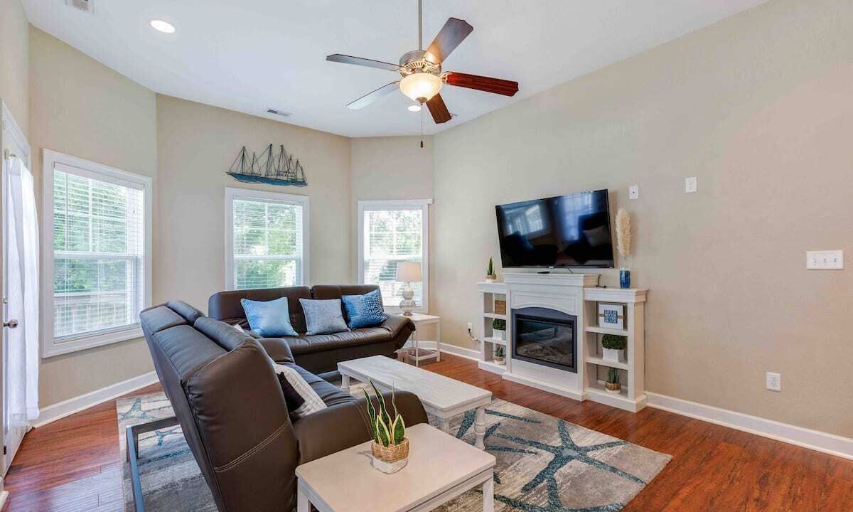 Photo of Livingroom in Buckroe Beach