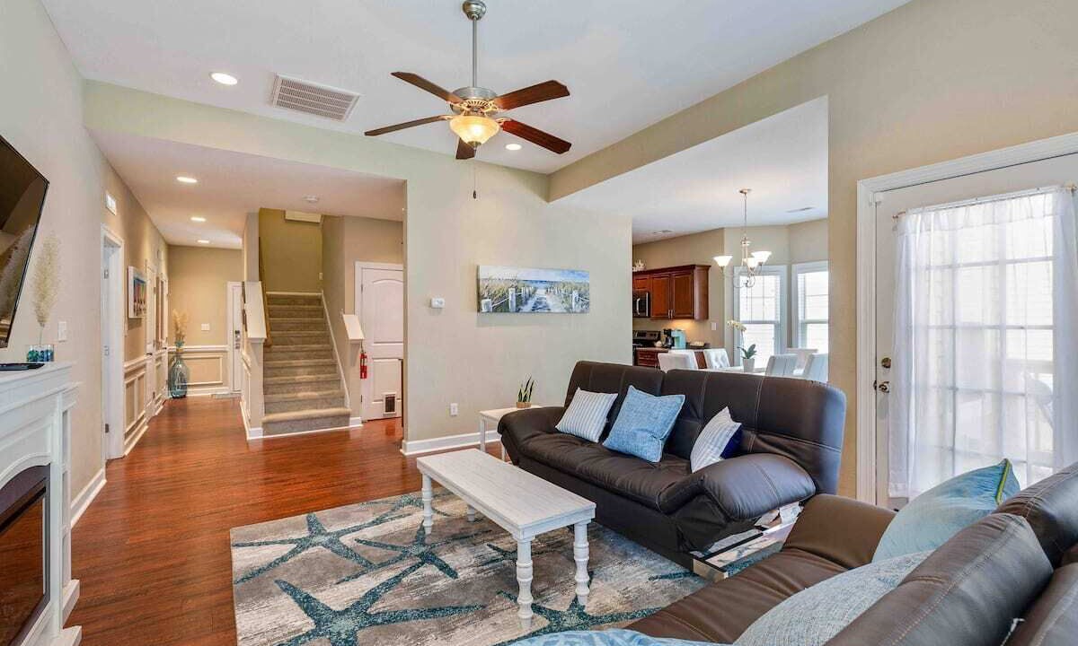 Photo of Livingroom in Buckroe Beach