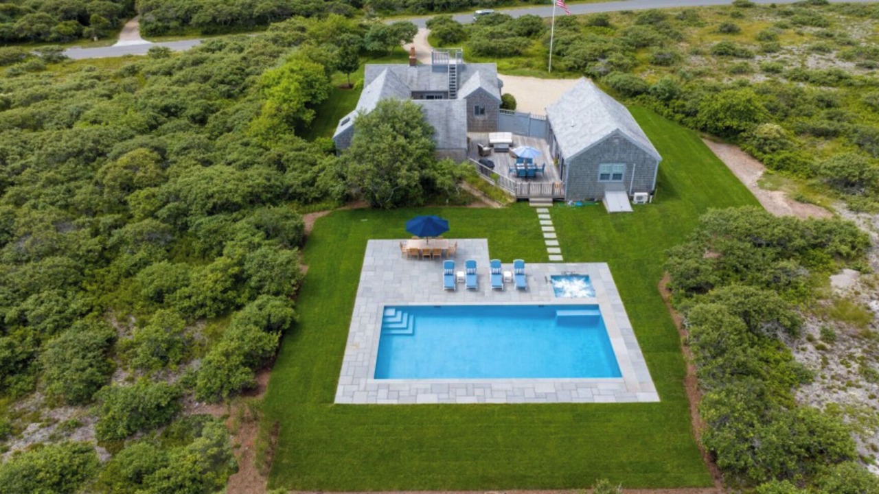 Photo of Outdoor in Tom Nevers