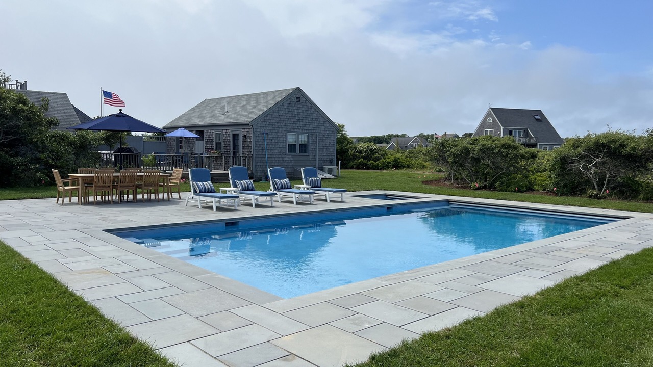Photo of Outdoor in Tom Nevers