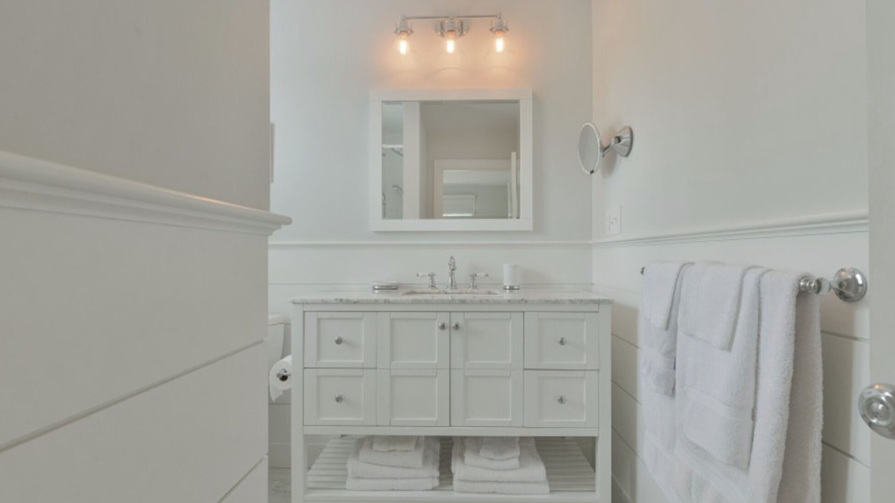 Photo of Bathroom in Tom Nevers