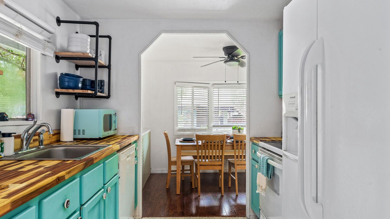 Photo of Kitchen in Weeki Wachee Gardens