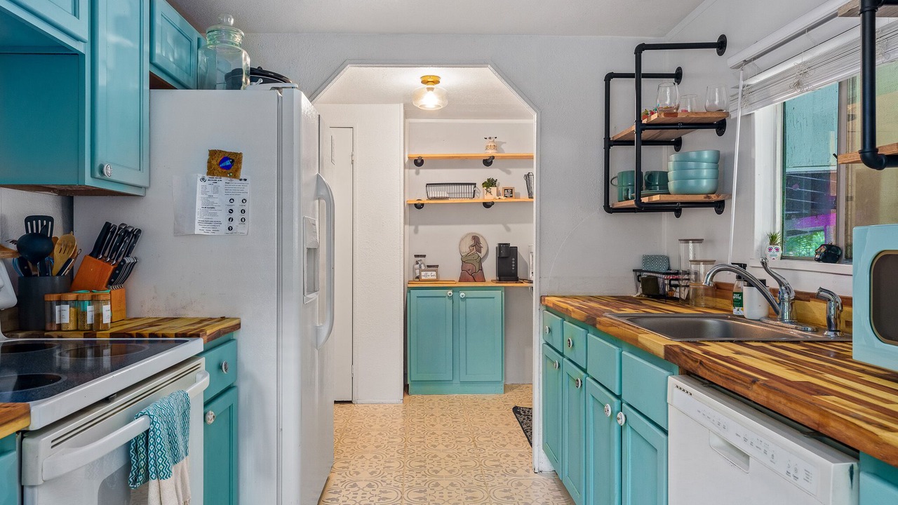 Photo of Kitchen in Weeki Wachee Gardens