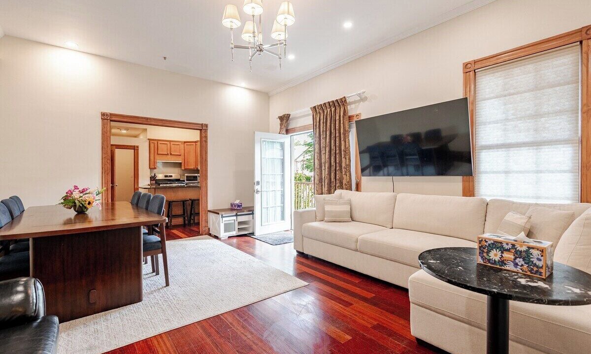 Photo of Livingroom in Inman Square