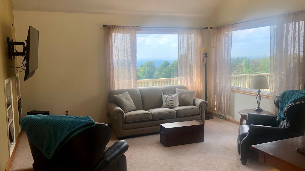Photo of Livingroom in Jamesville