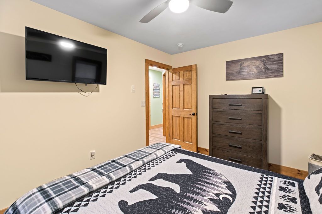 Photo of Bedroom in Inlet
