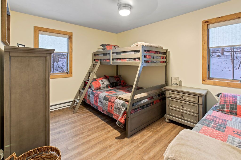 Photo of Bedroom in Inlet