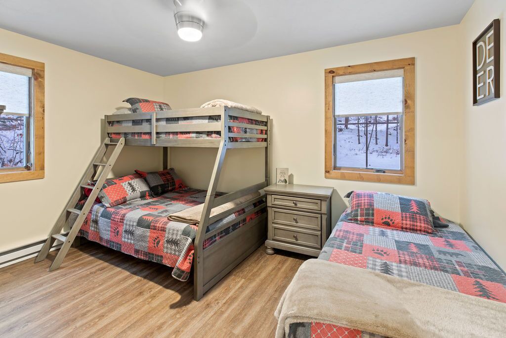 Photo of Bedroom in Inlet