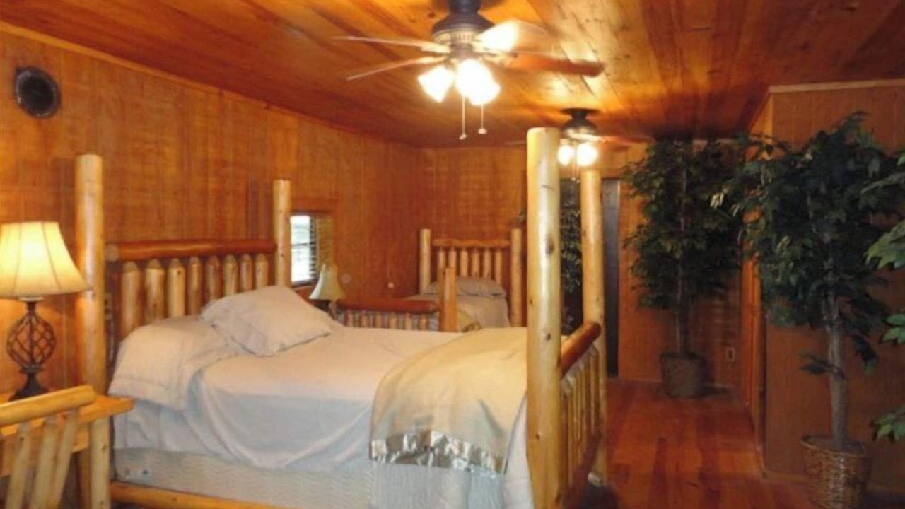 Photo of Bedroom in Folsomville