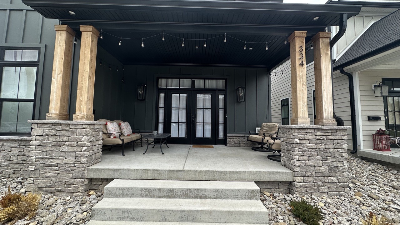 Photo of Patio Balcony in Jeffersonville